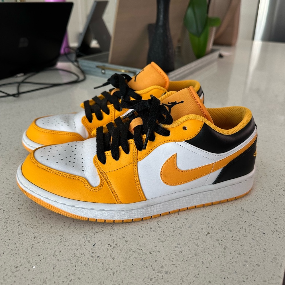 Jordan 1 Lows (Yellow and Black)